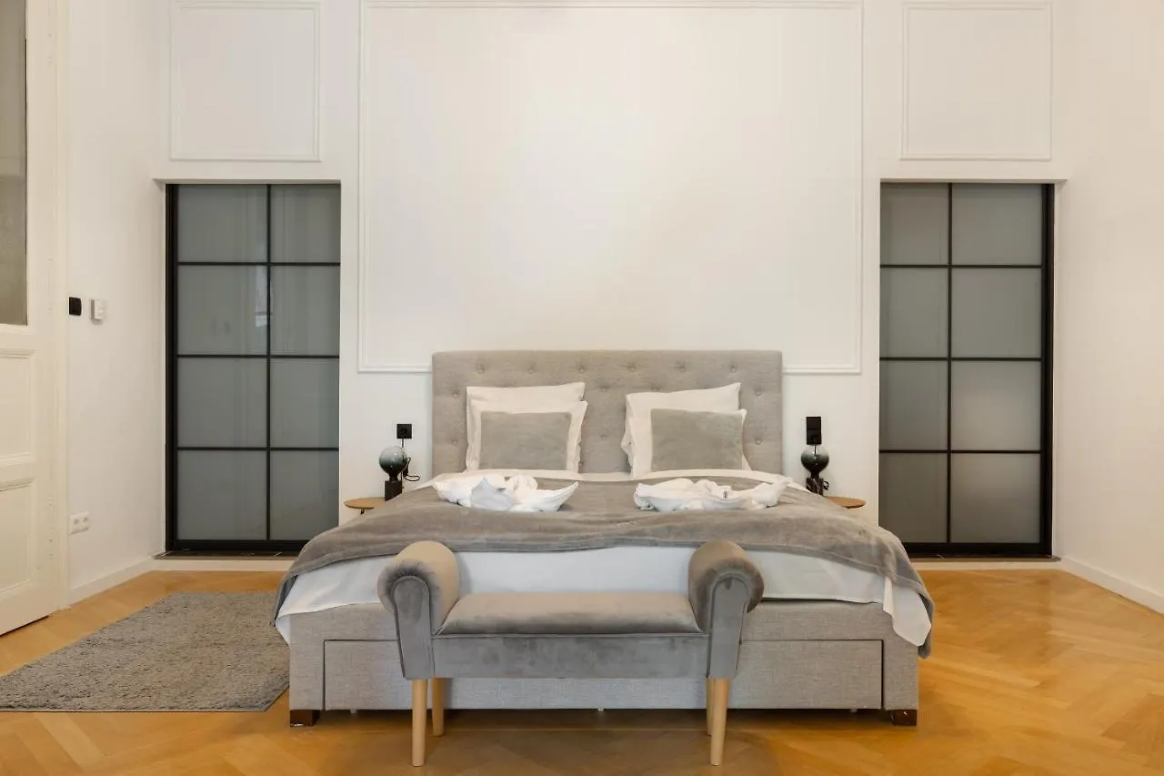 Appartement Super Central 2Br-2Bt With Balcony&View&Sauna&Jacuzzi Boedapest Hongarije