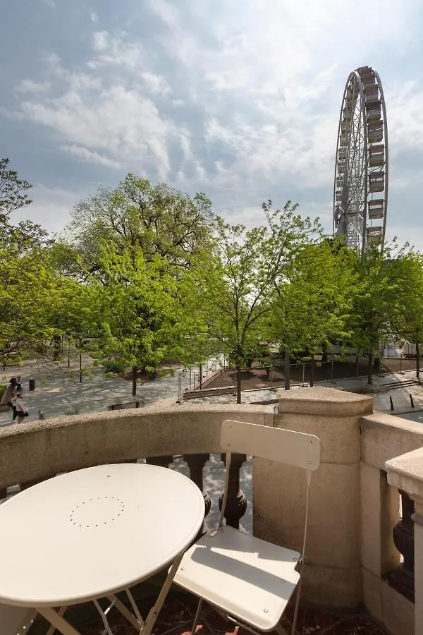 Super Central 2Br-2Bt With Balcony&View&Sauna&Jacuzzi Boedapest