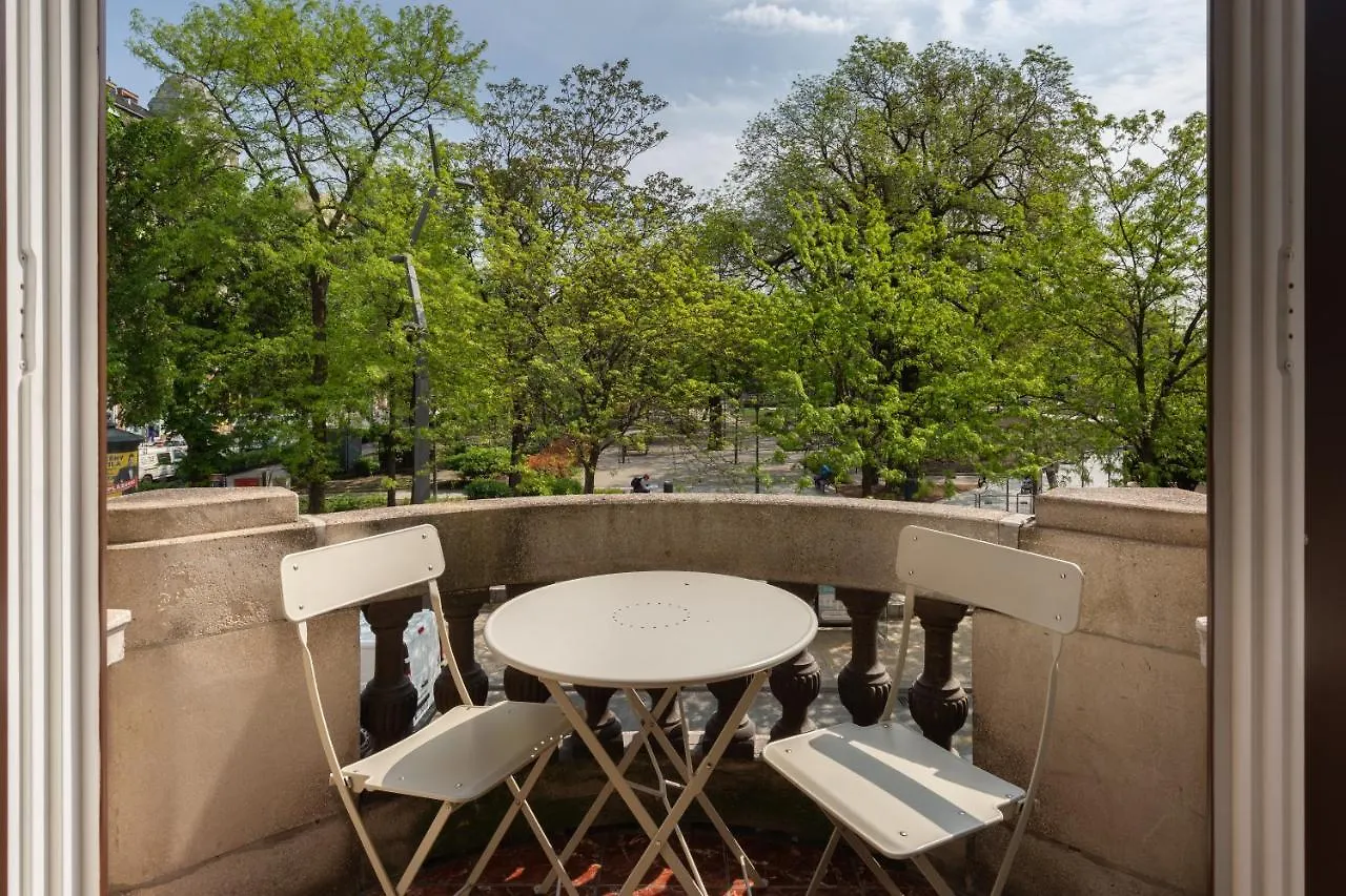 Super Central 2Br-2Bt With Balcony&View&Sauna&Jacuzzi Boedapest 0*,  Hongarije