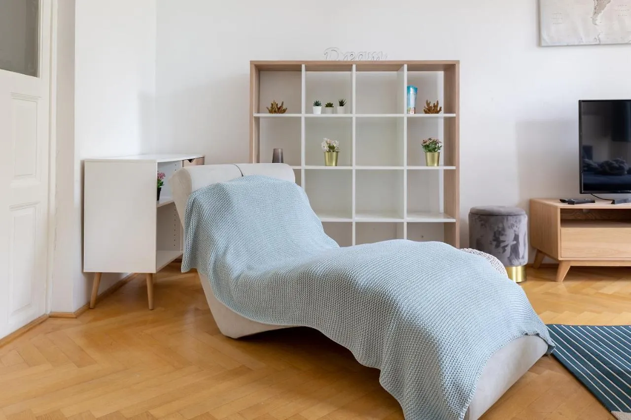 Super Central 2Br-2Bt With Balcony&View&Sauna&Jacuzzi Budapest 0*,  Magyarország