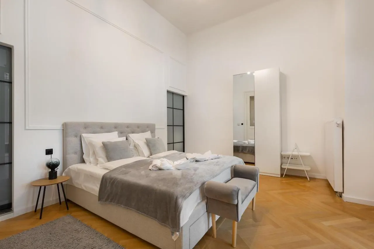 Super Central 2Br-2Bt With Balcony&View&Sauna&Jacuzzi Budapest Magyarország