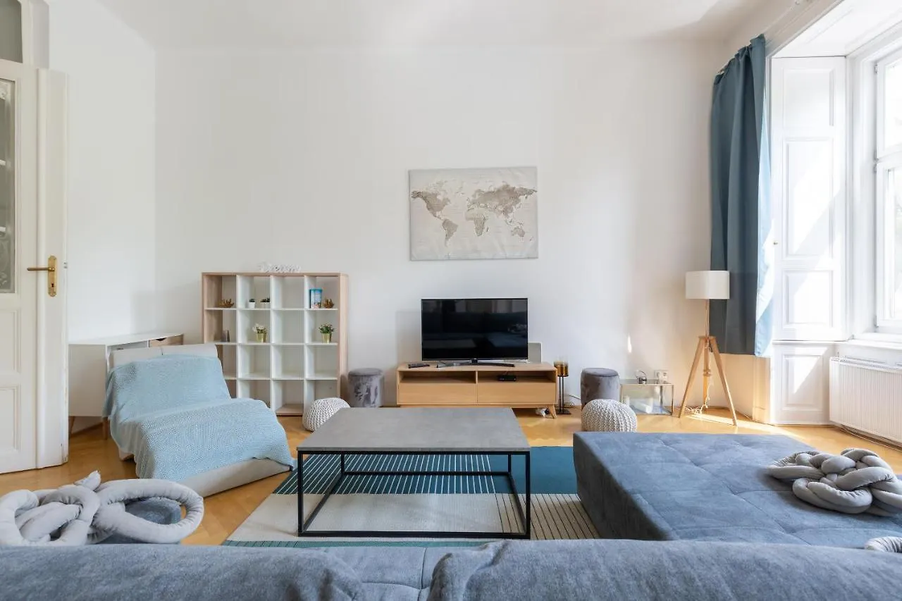 Super Central 2Br-2Bt With Balcony&View&Sauna&Jacuzzi Budapest Magyarország